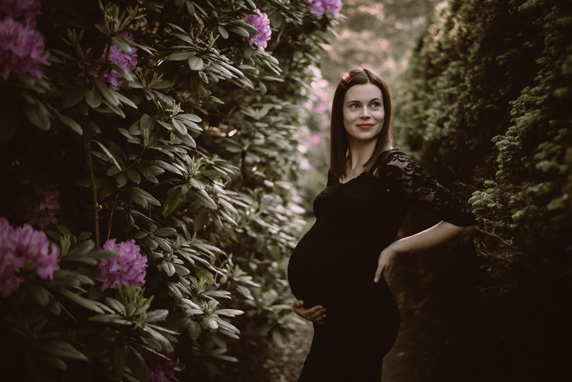 Monika Borlin Photography sesja ciążowa brzuszkowa w ogrodzie plenerze artystyczna klimatyczna warszawa mazowieckie